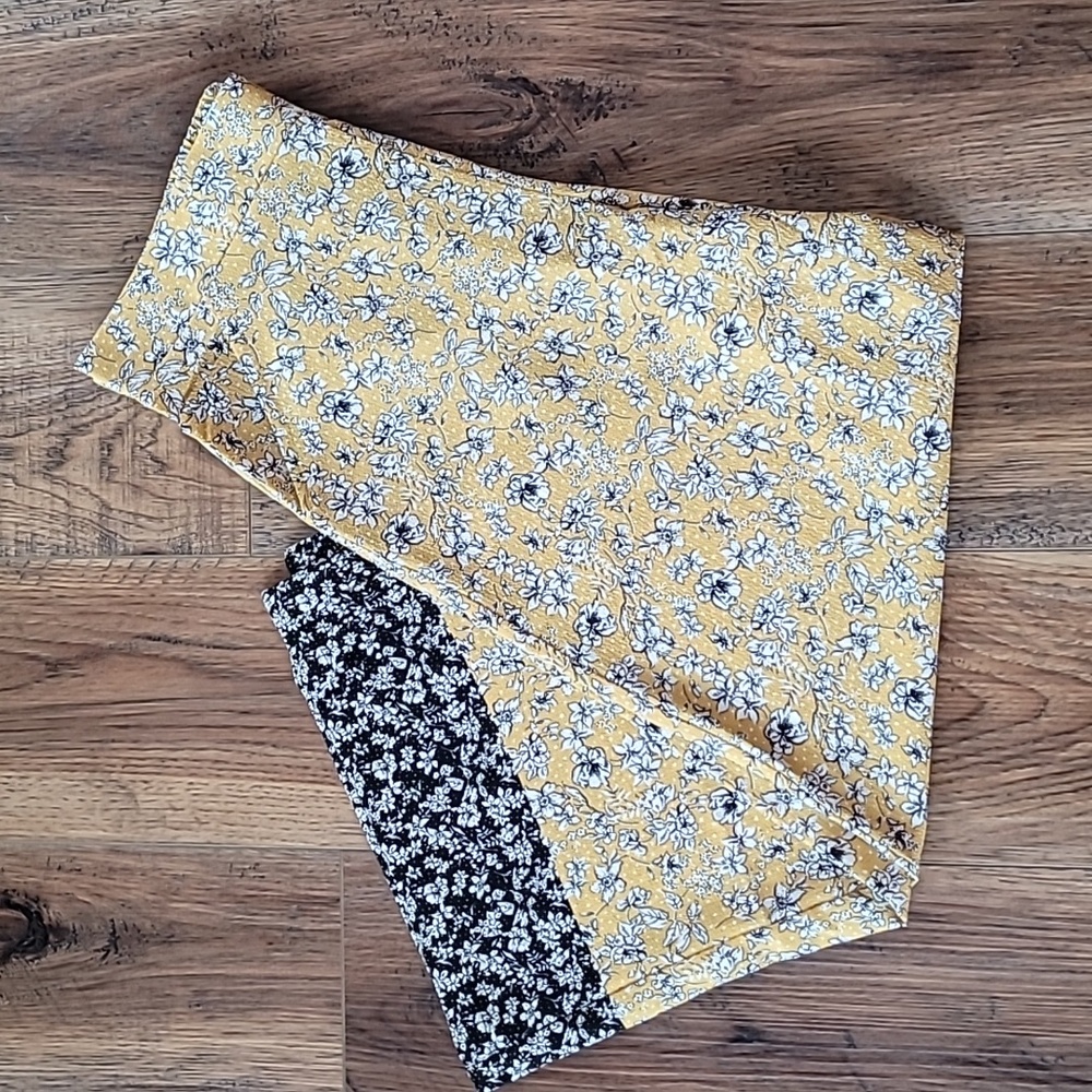 Max Studio Pants, Size L, Gold, Black, & White Floral Design
